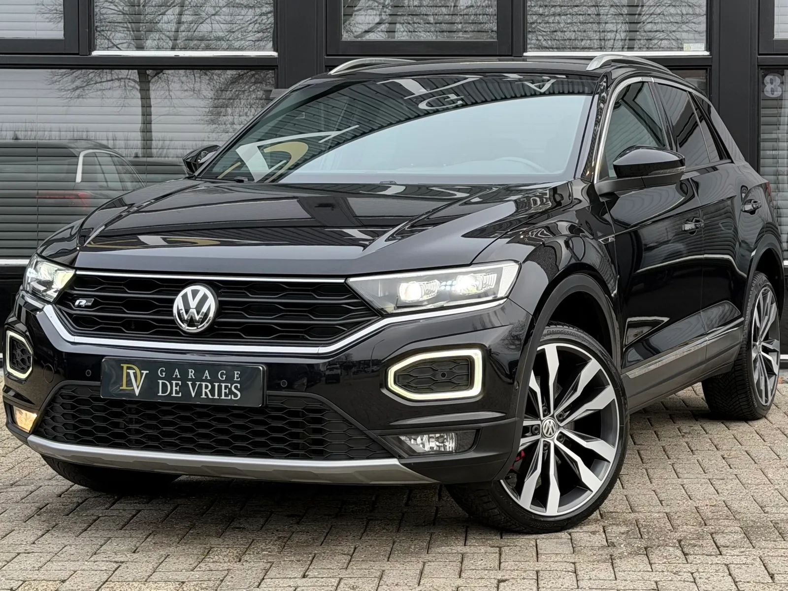 Volkswagen T-Roc (2018) — foto 1