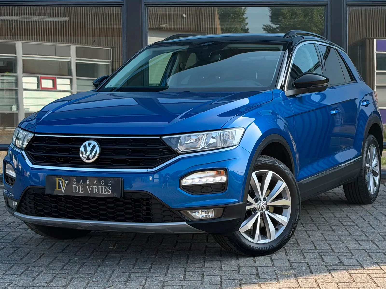 Volkswagen T-Roc (2018) — foto 1