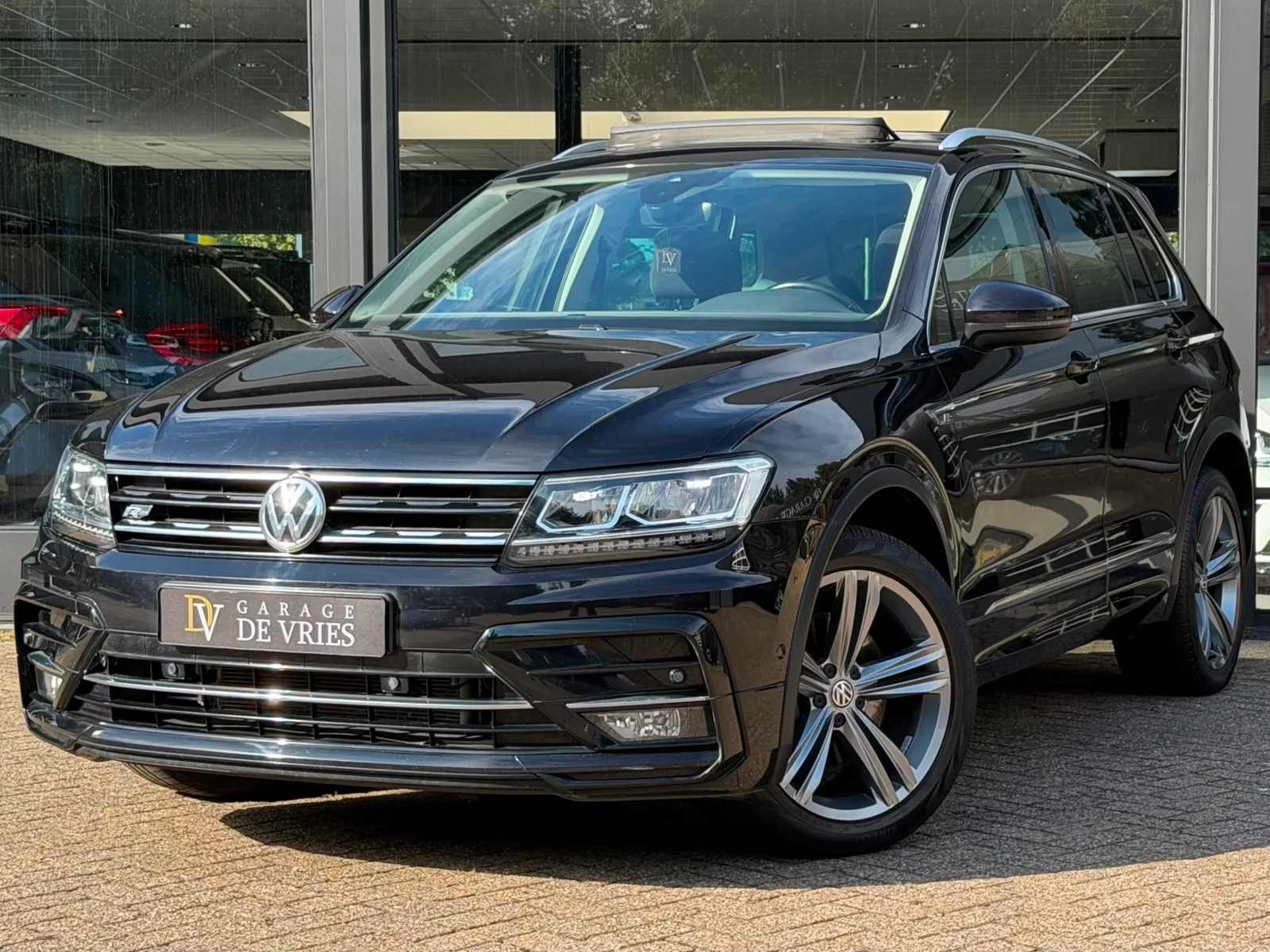 Volkswagen Tiguan (2019) — foto 1
