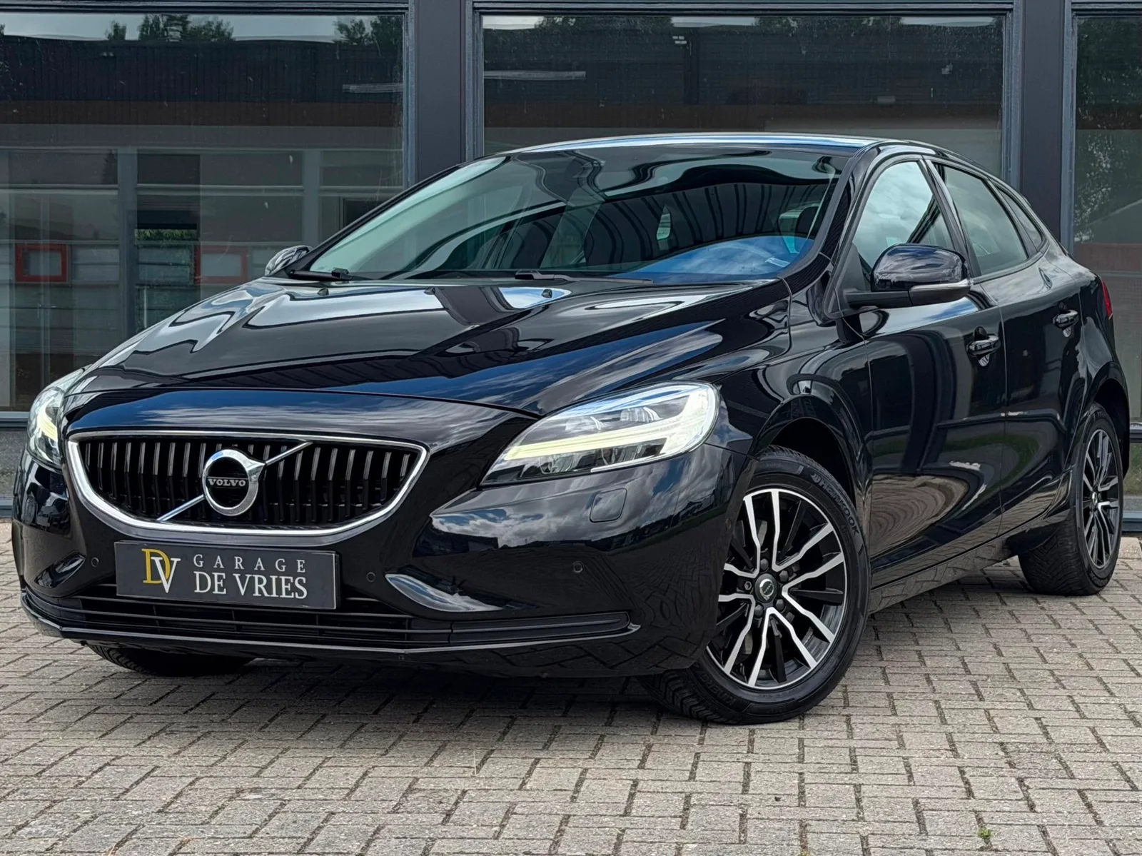 Volvo V40 (2018) — foto 1