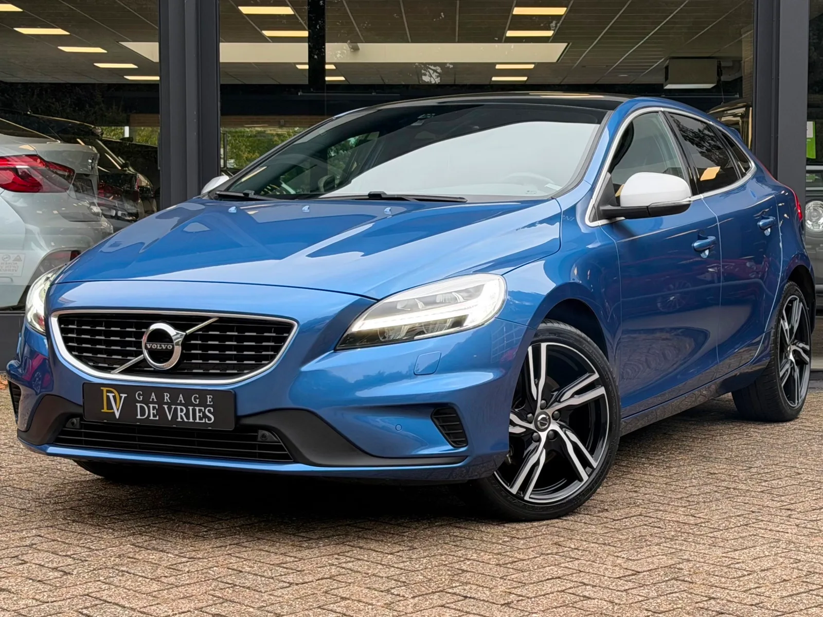 Volvo V40 (2018) — foto 1