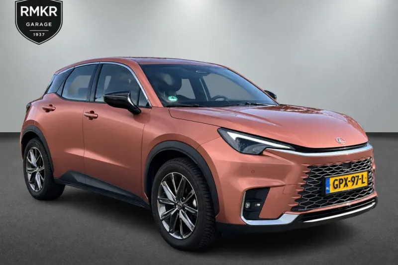 Lexus LBX (2024)