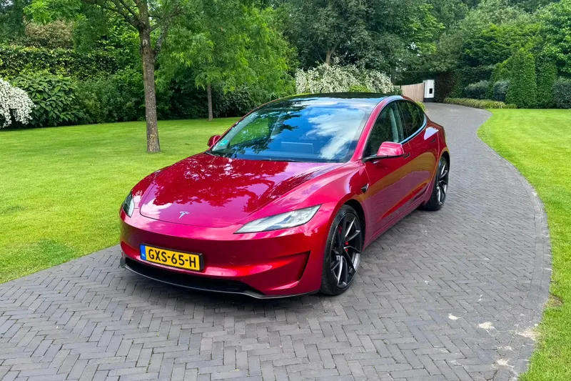 Tesla Model 3 (2024)