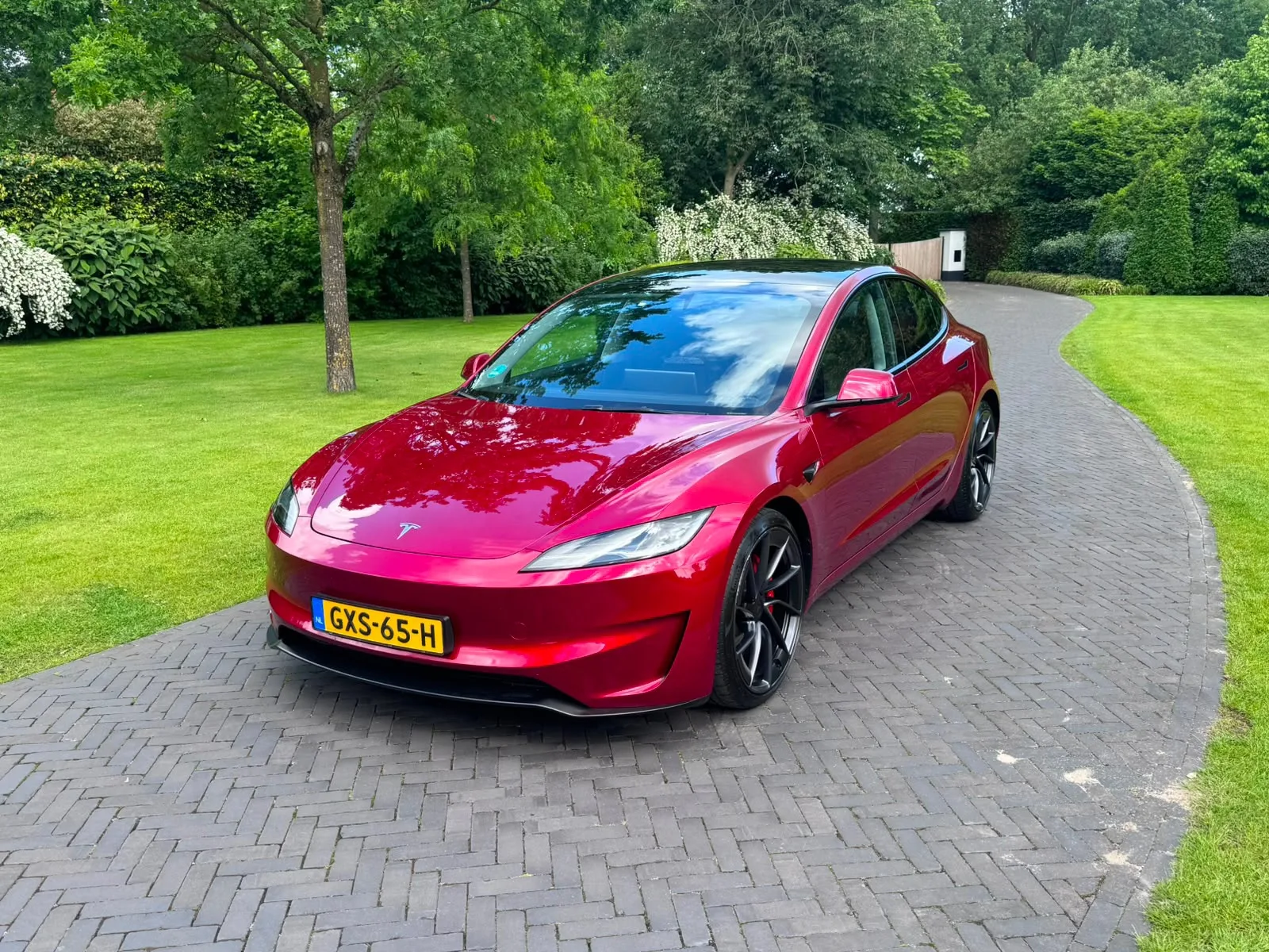 Tesla Model 3 (2024) — foto 1