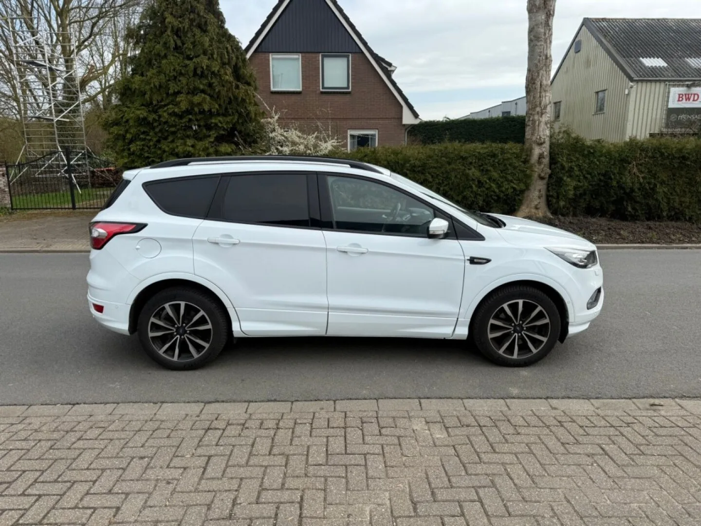 Ford Kuga (2018) — foto 1