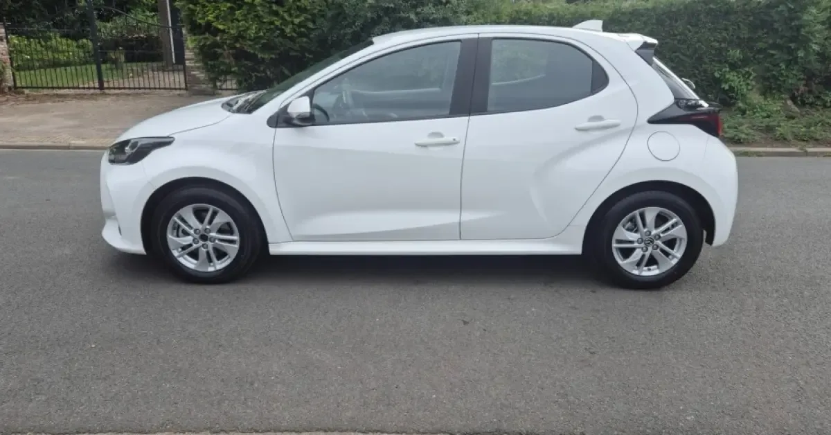 Mazda 2 (2024) — foto 1