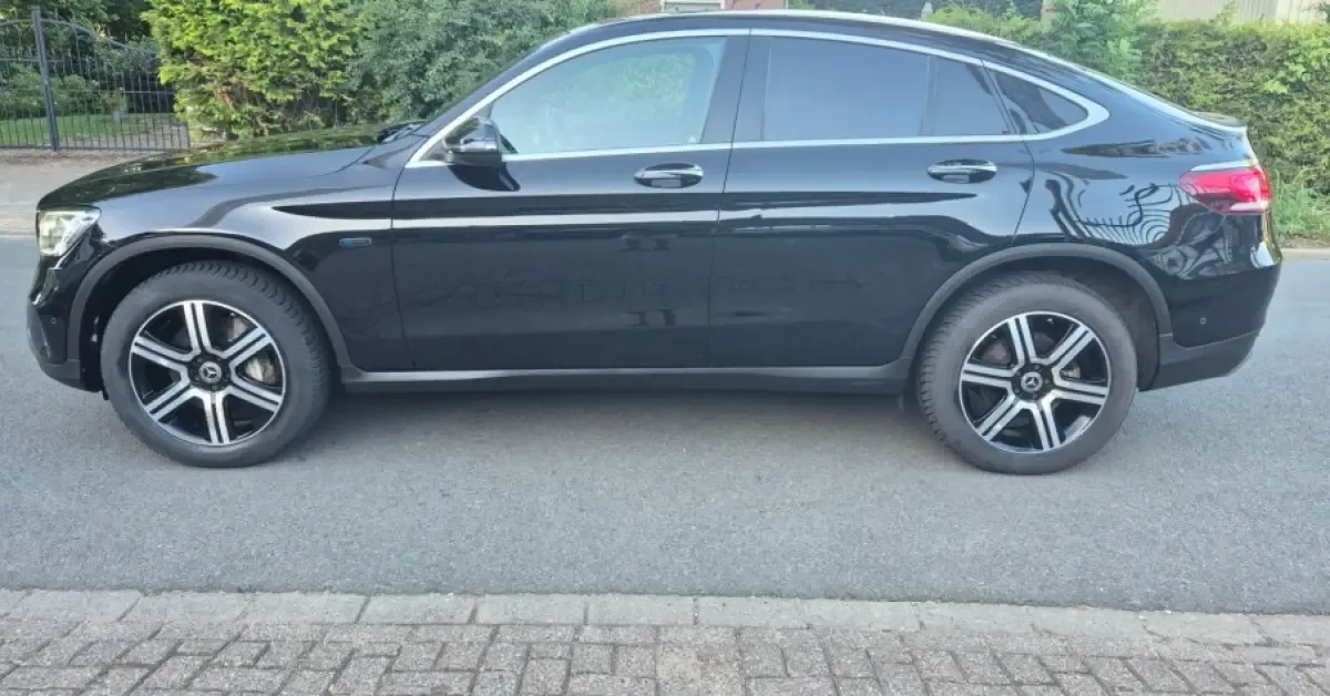 Mercedes-Benz 300 (2021) — foto 1