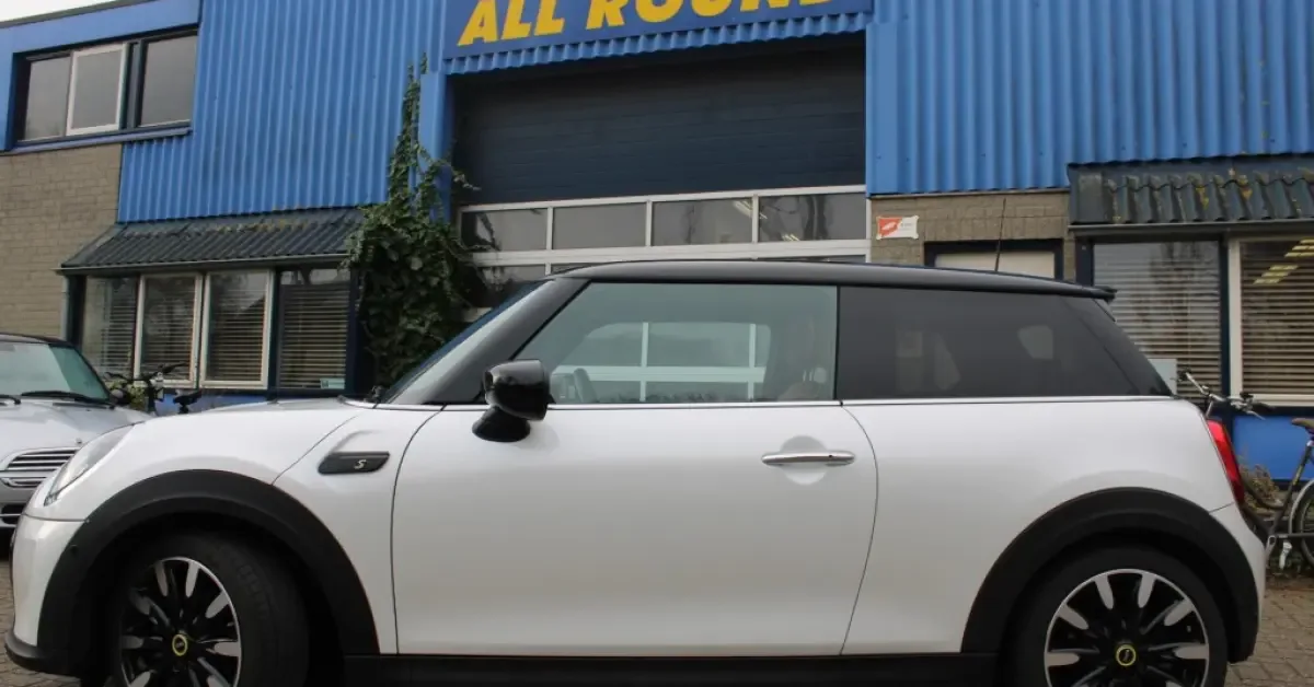 MINI Cooper (2023) — foto 1