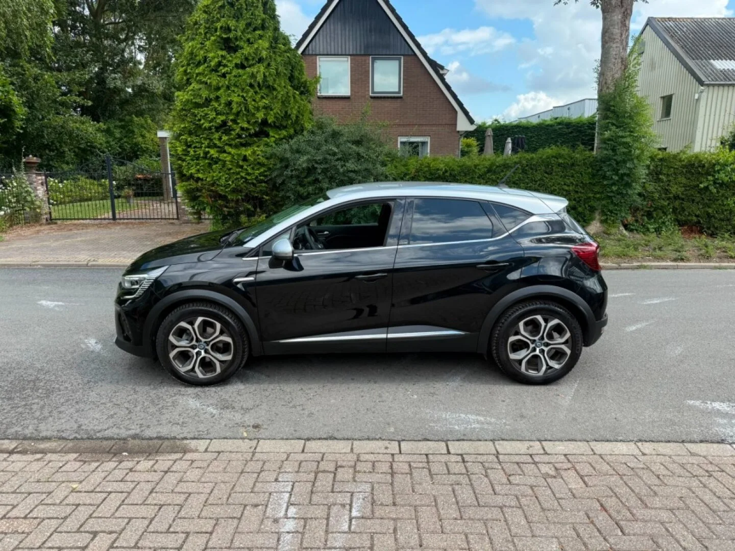 Renault Captur (2021) — foto 1