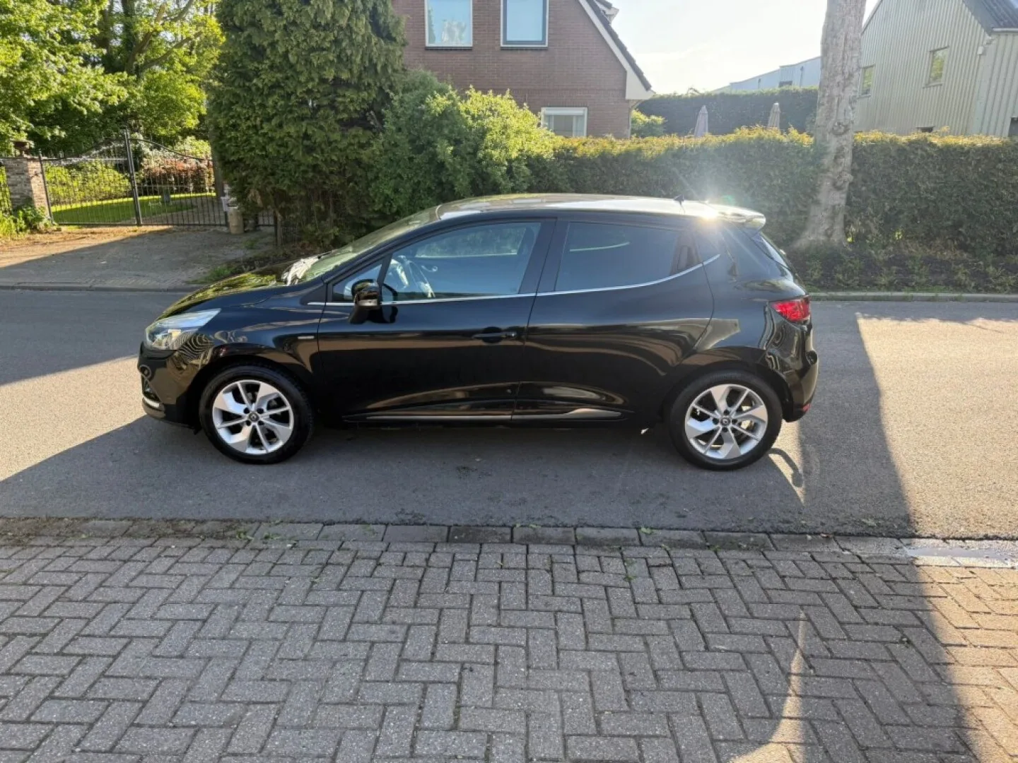 Renault Clio (2017) — foto 1