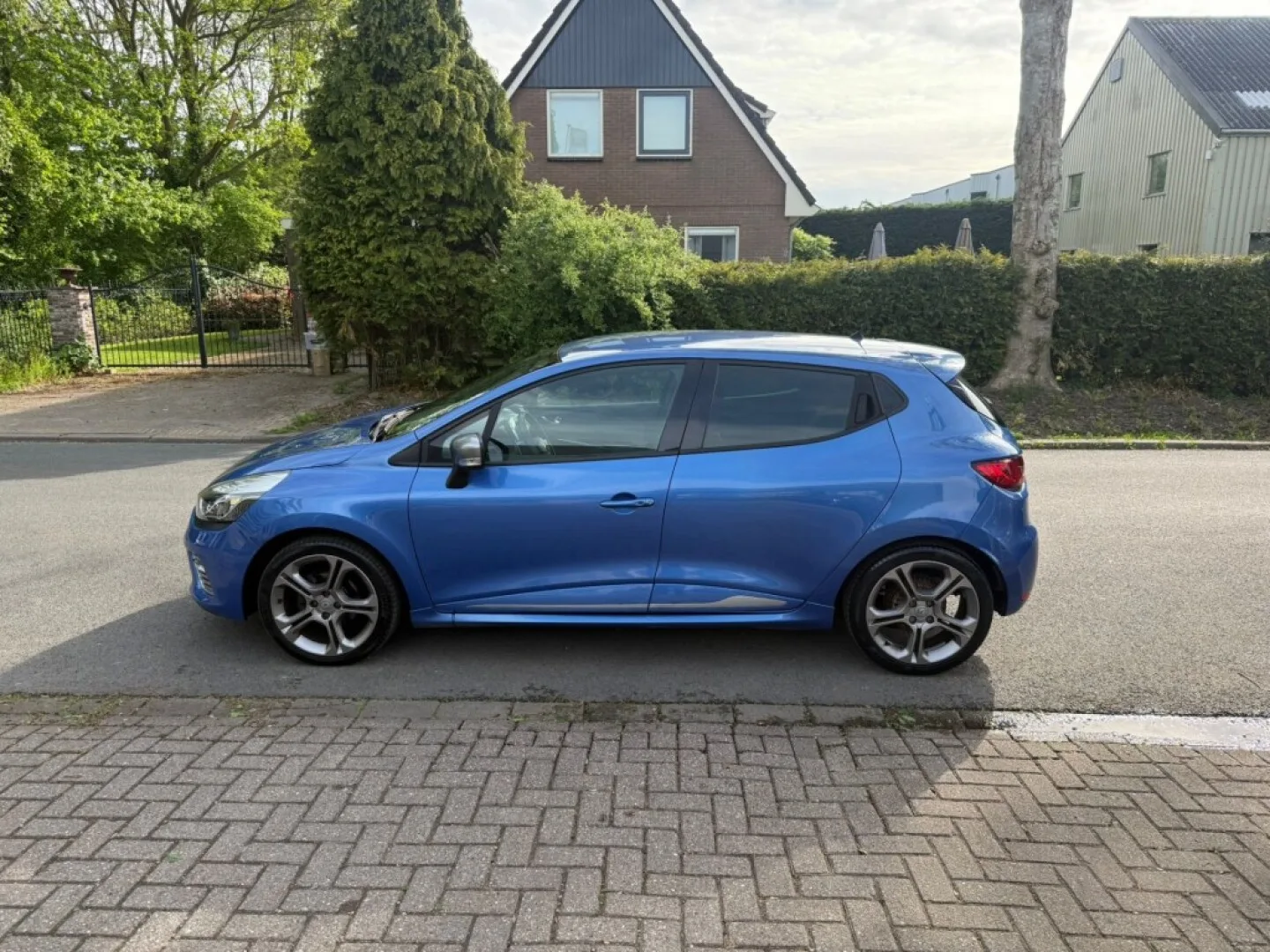 Renault Clio (2016) — foto 1