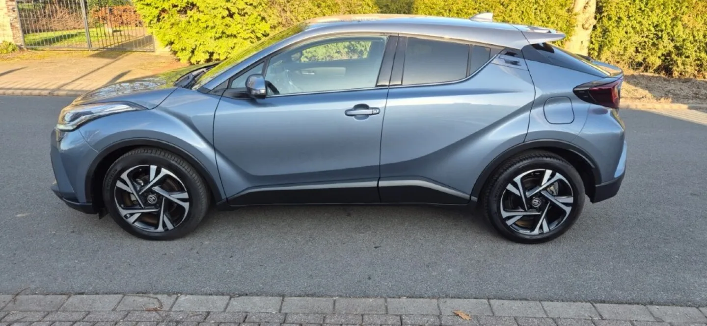 Toyota C-HR (2022) — foto 1