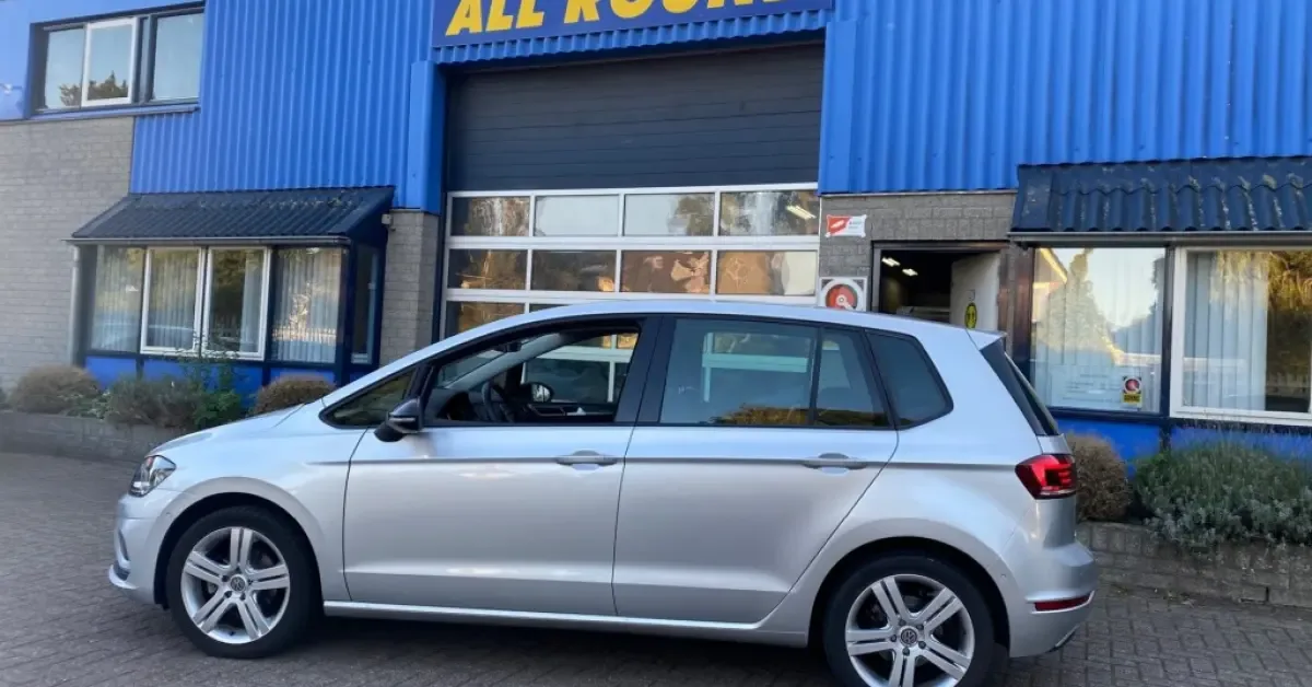 Volkswagen Golf (2019) — foto 1