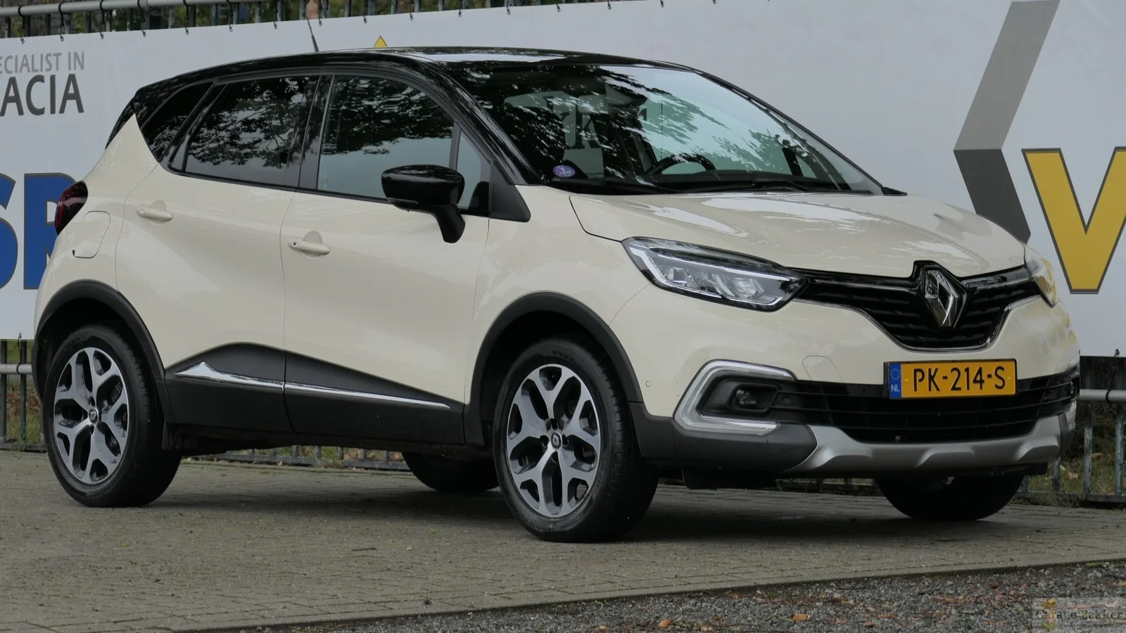 Renault Captur (2017) — foto 1