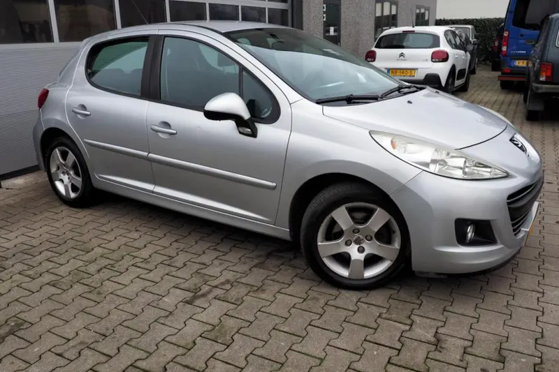 Peugeot 207 (2010)