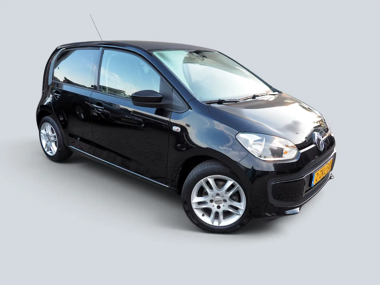 Volkswagen Up! (2015) — foto 1