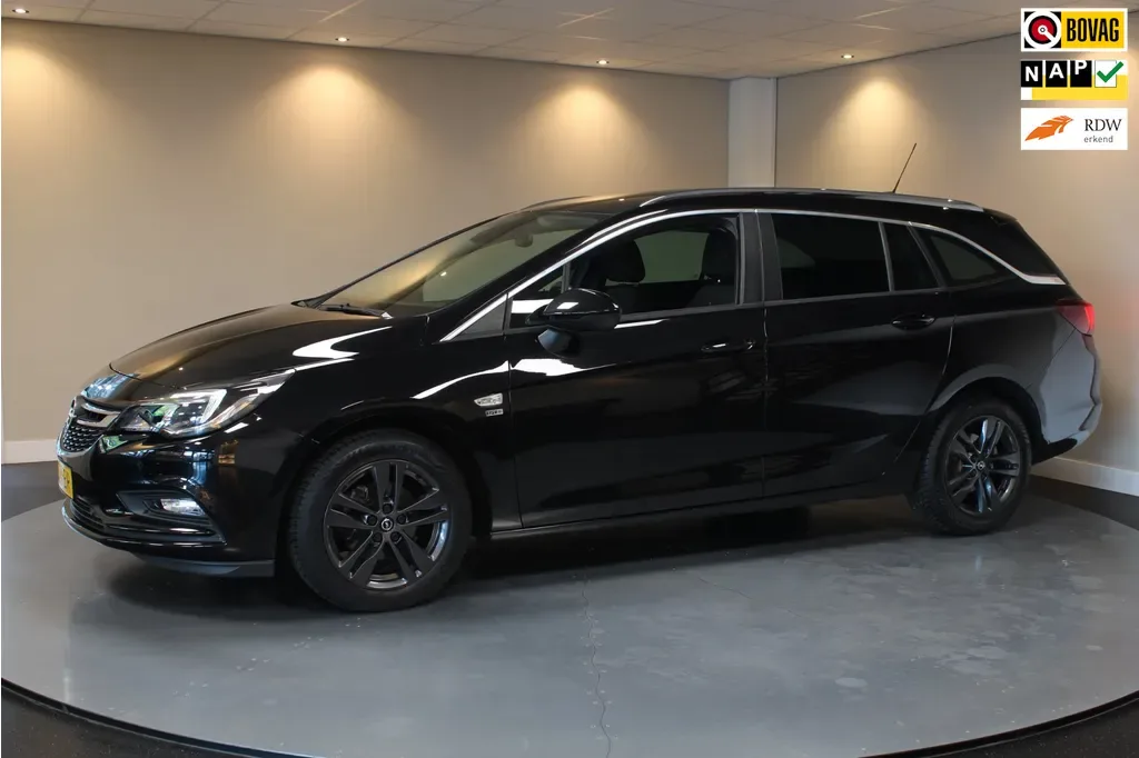Opel Astra (2019) — foto 1