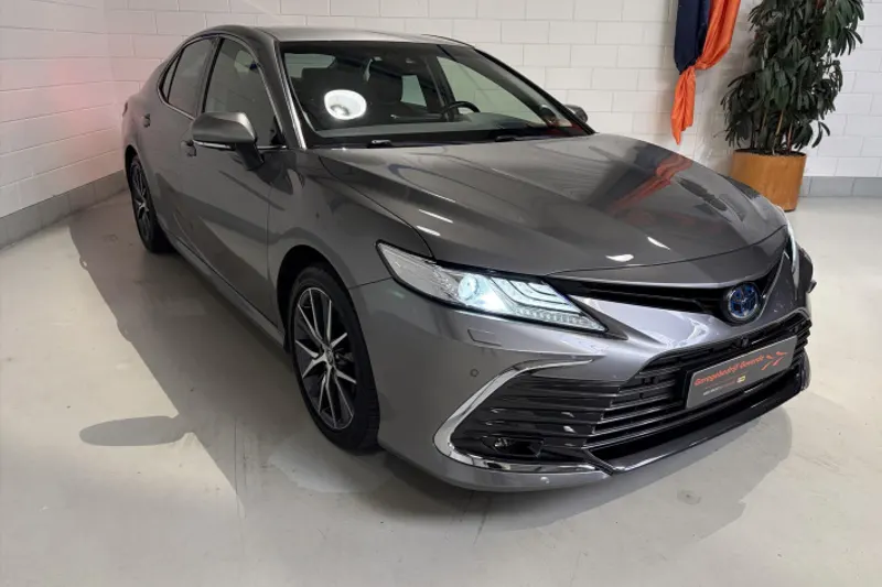 Toyota Camry (2021)