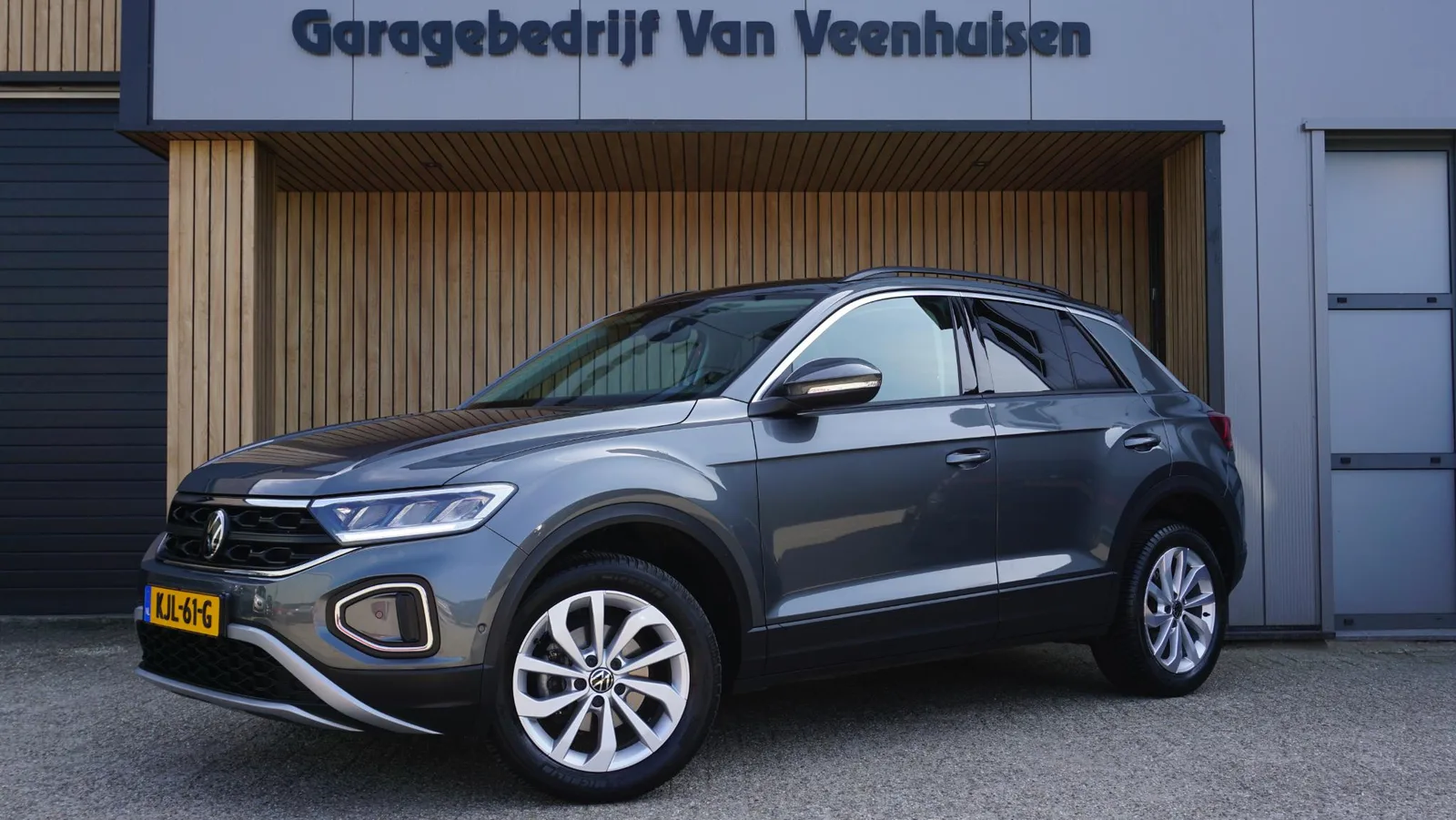 Volkswagen T-Roc (2022) — foto 1