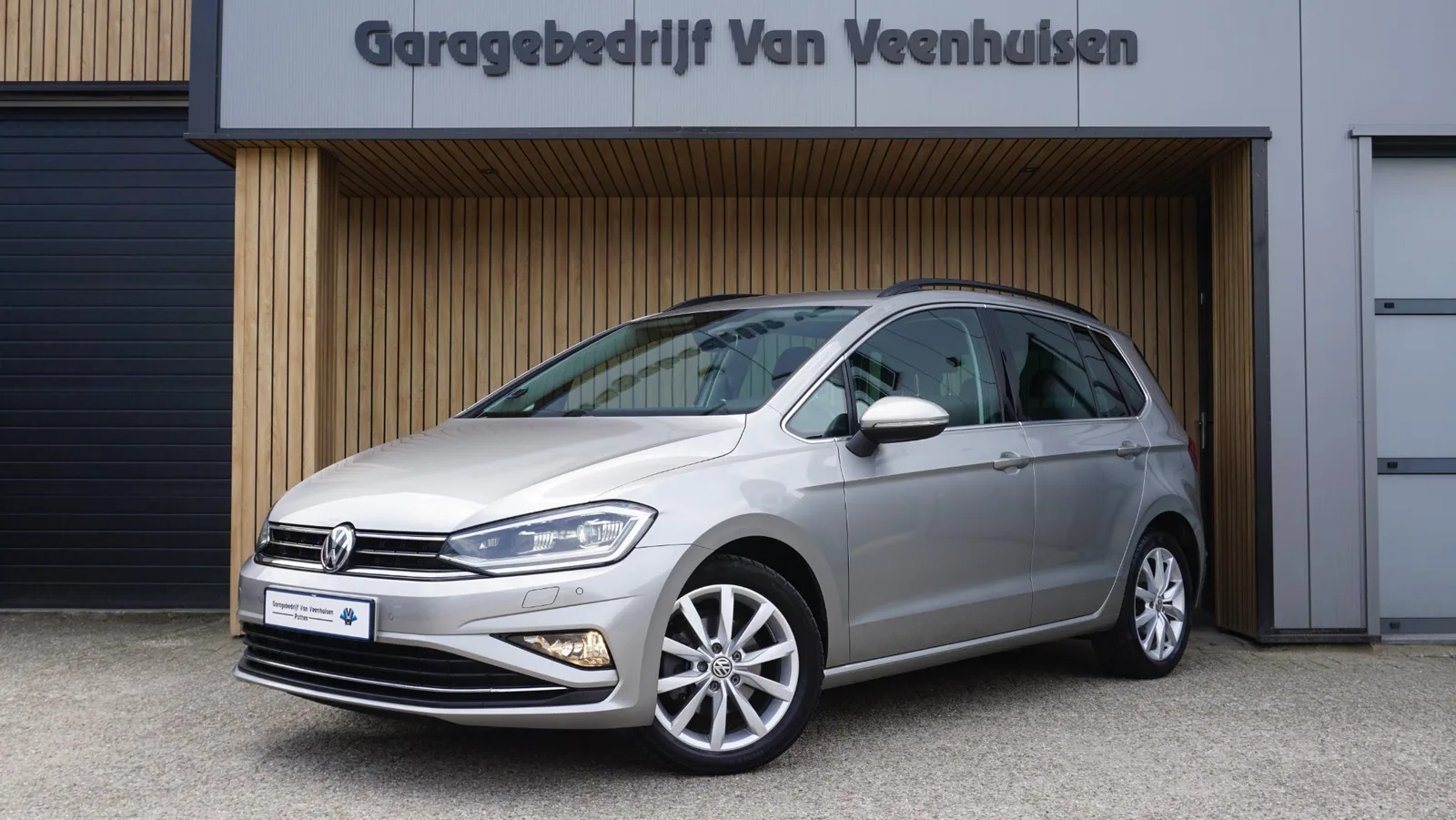Volkswagen Golf Sportsvan (2019) — foto 1