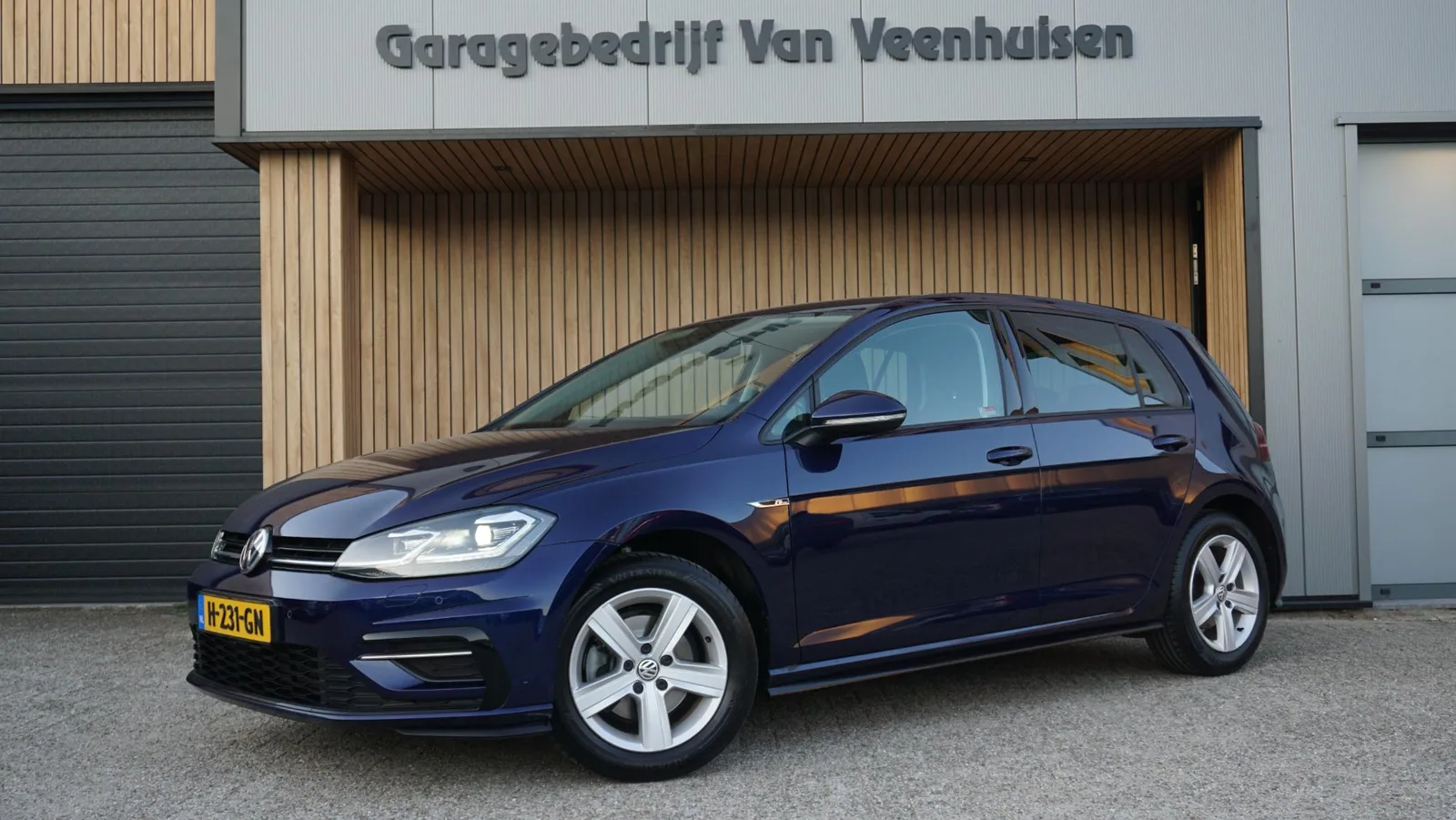Volkswagen Golf (2019) — foto 1