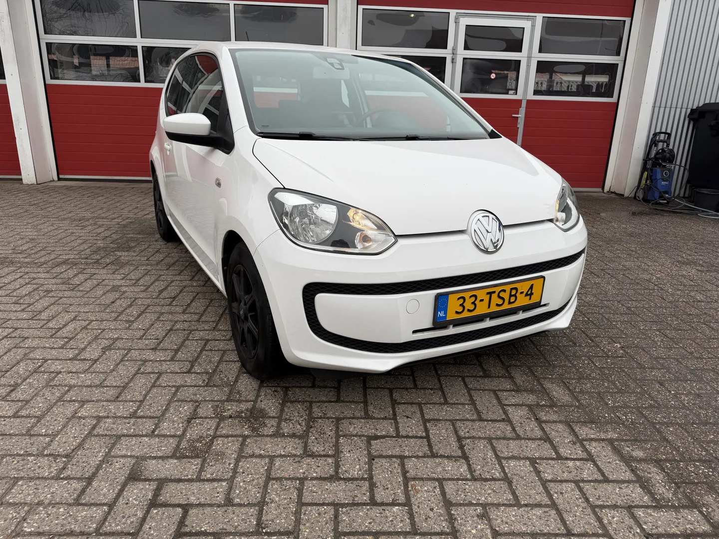 Volkswagen Up! (2012) — foto 1