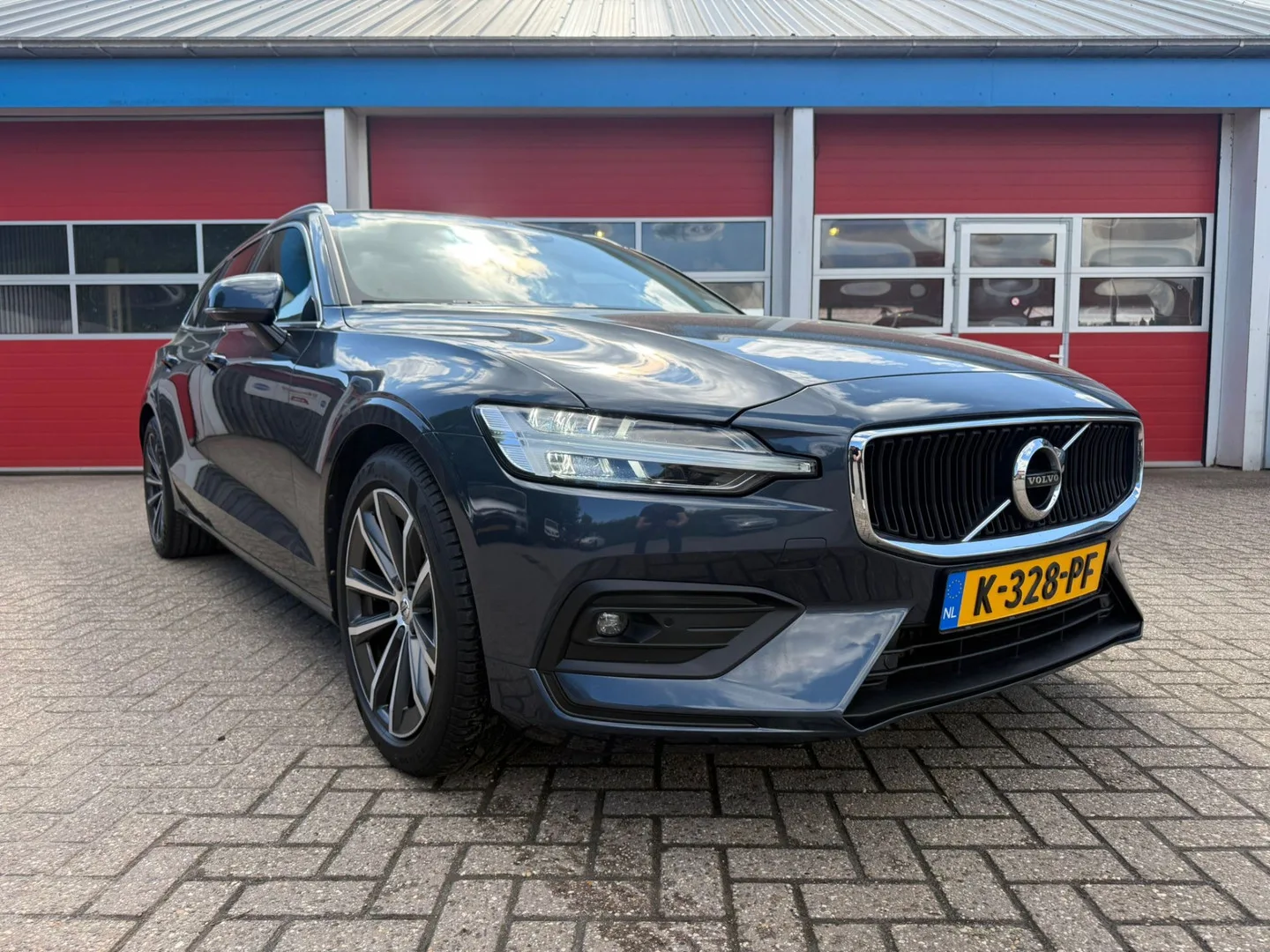 Volvo V60 (2021) — foto 1