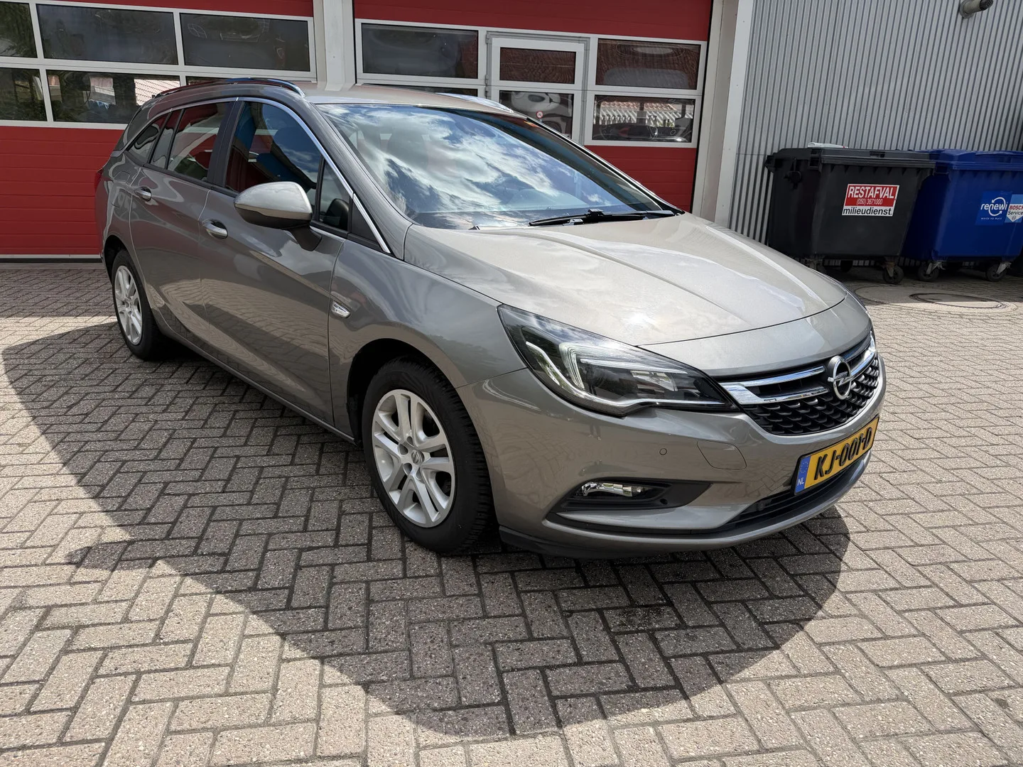 Opel Astra (2016) — foto 1