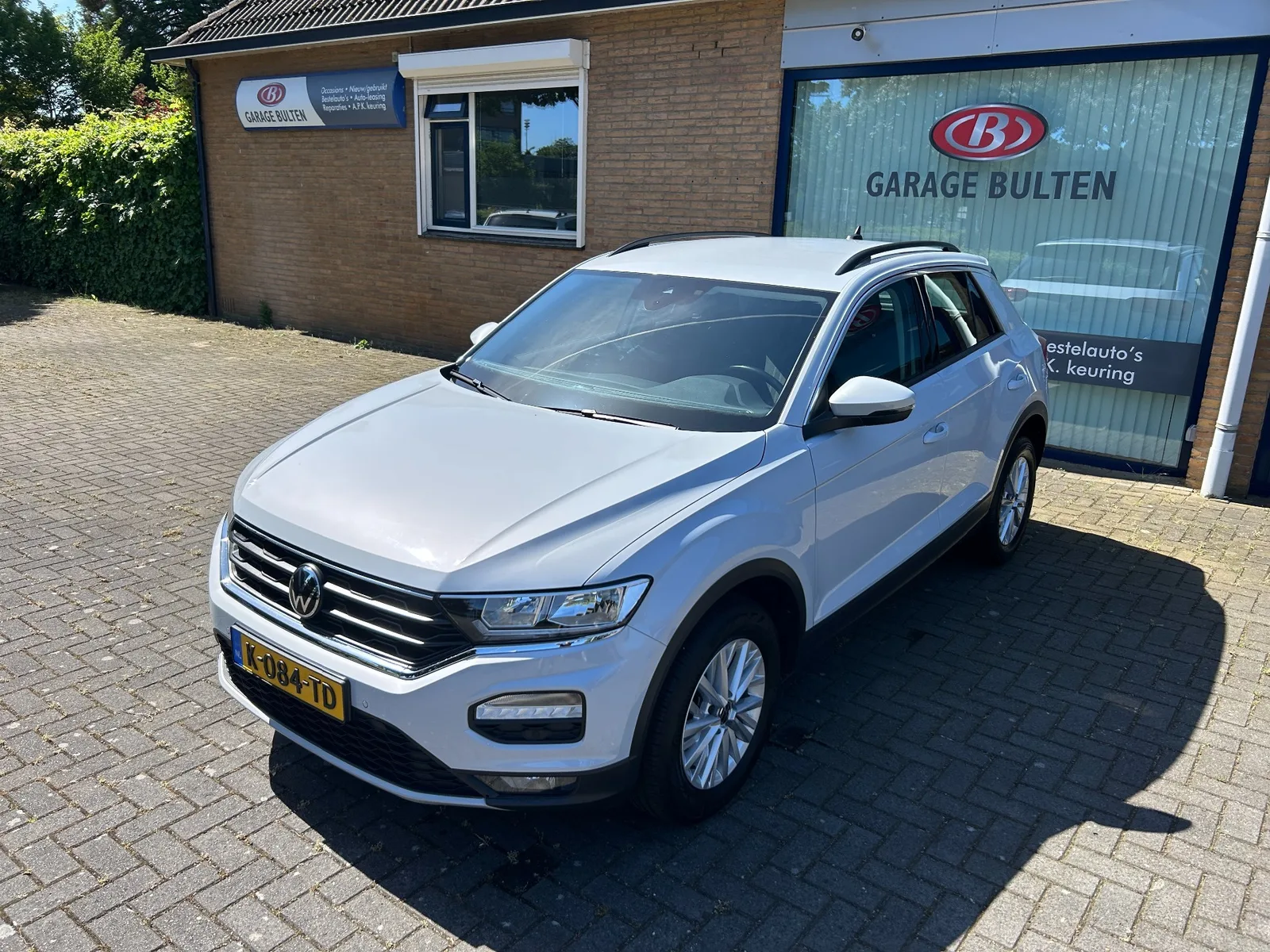 Volkswagen T-Roc (2021) — foto 1
