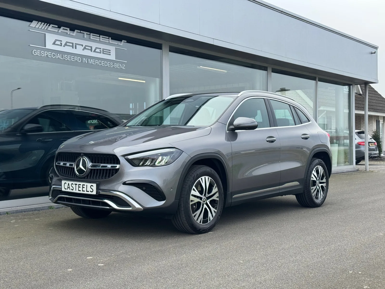 Mercedes-Benz GLA (2025) — foto 1