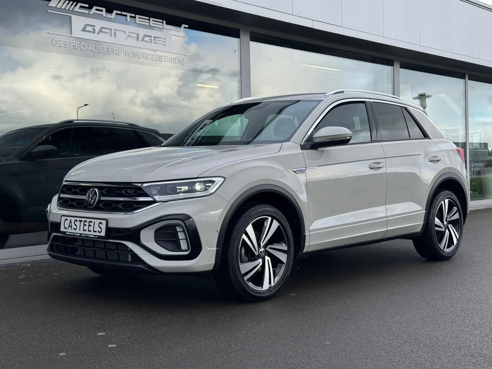 Volkswagen T-Roc (2025) — foto 1