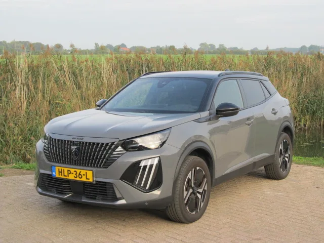 Peugeot 2008 (2023) — foto 1
