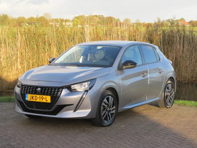 Peugeot 208 (2023) — foto 1