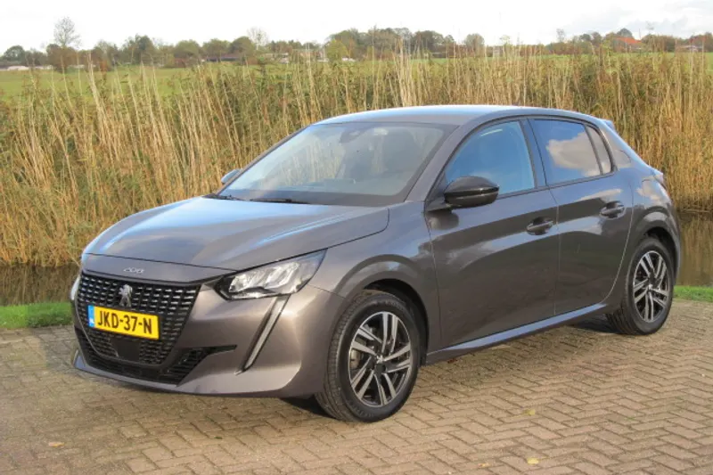 Peugeot 208 (2023)