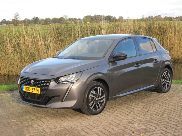 Peugeot 208 (2023) — foto 1