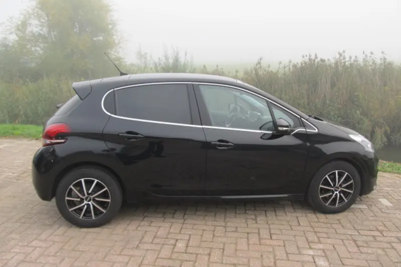 Peugeot 208 (2019)