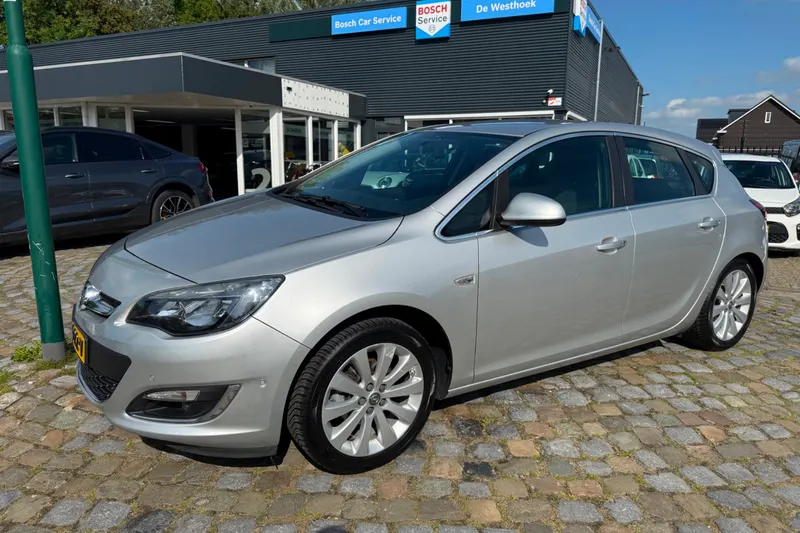 Opel Astra (2015)