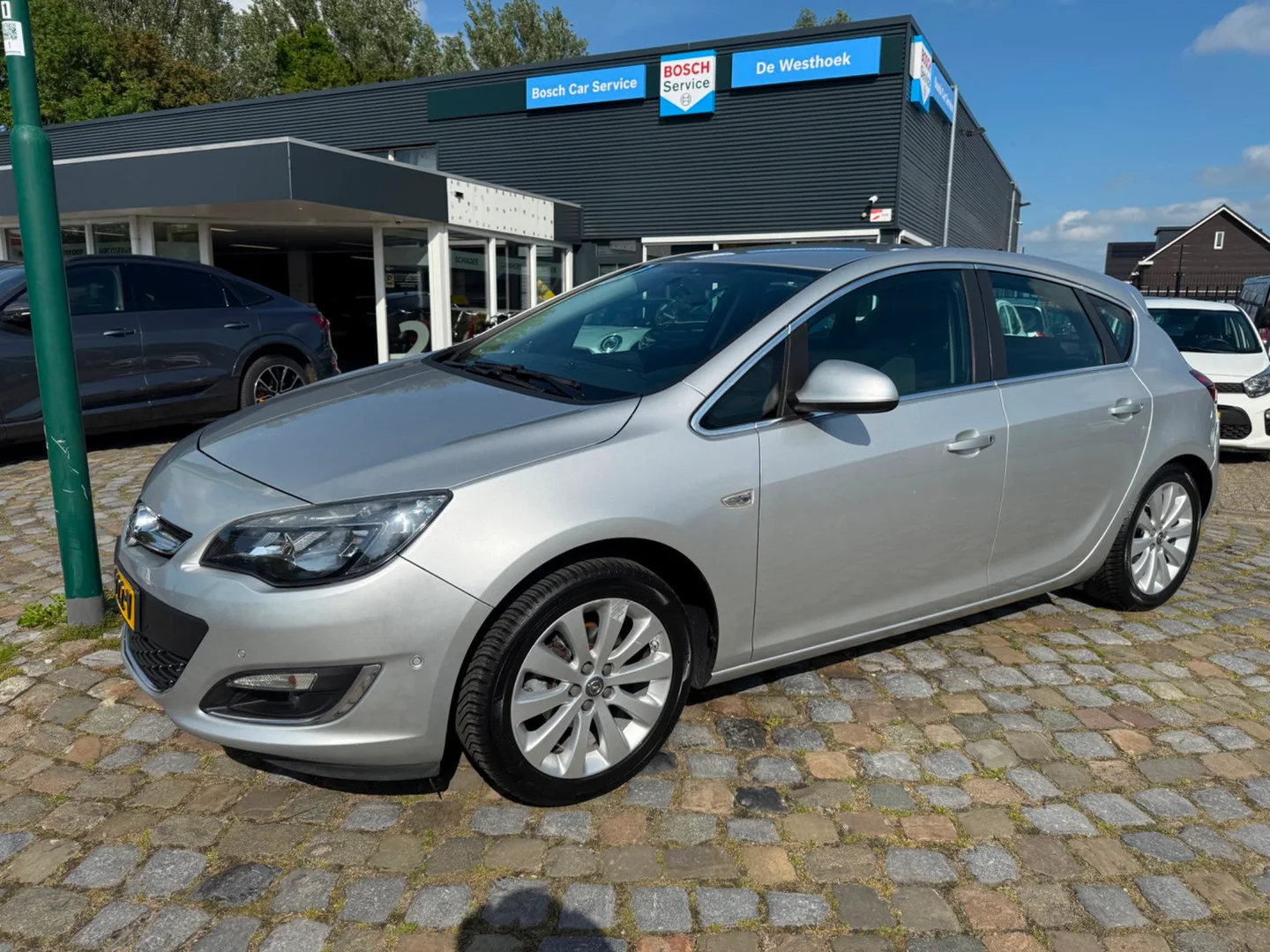 Opel Astra (2015) — foto 1