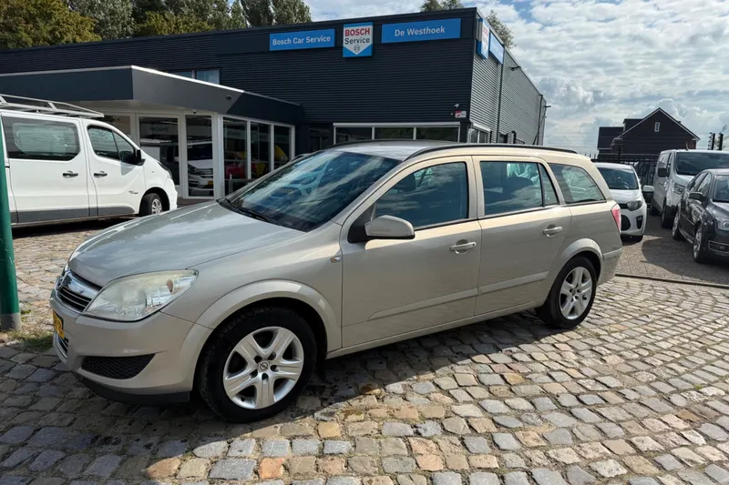 Opel Astra (2008)