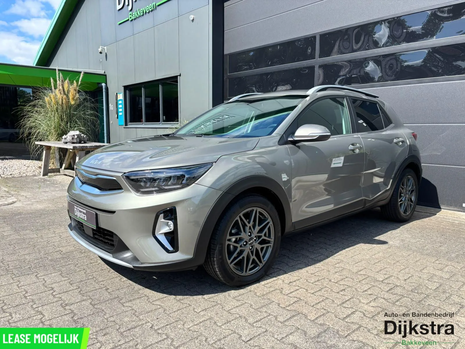 Kia Stonic (2024) — foto 1
