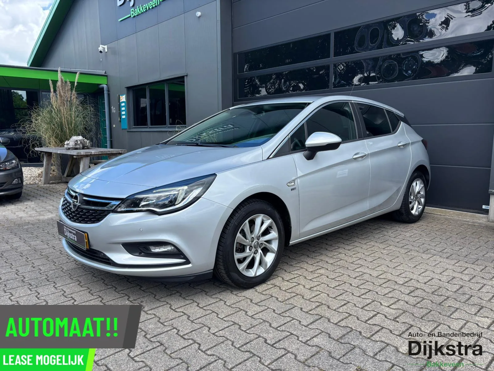 Opel Astra (2019) — foto 1