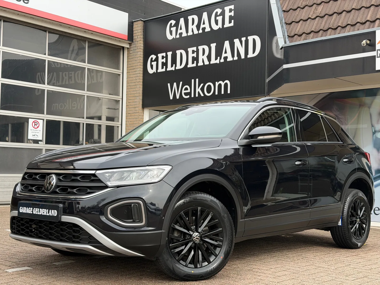 Volkswagen T-Roc (2024) — foto 1