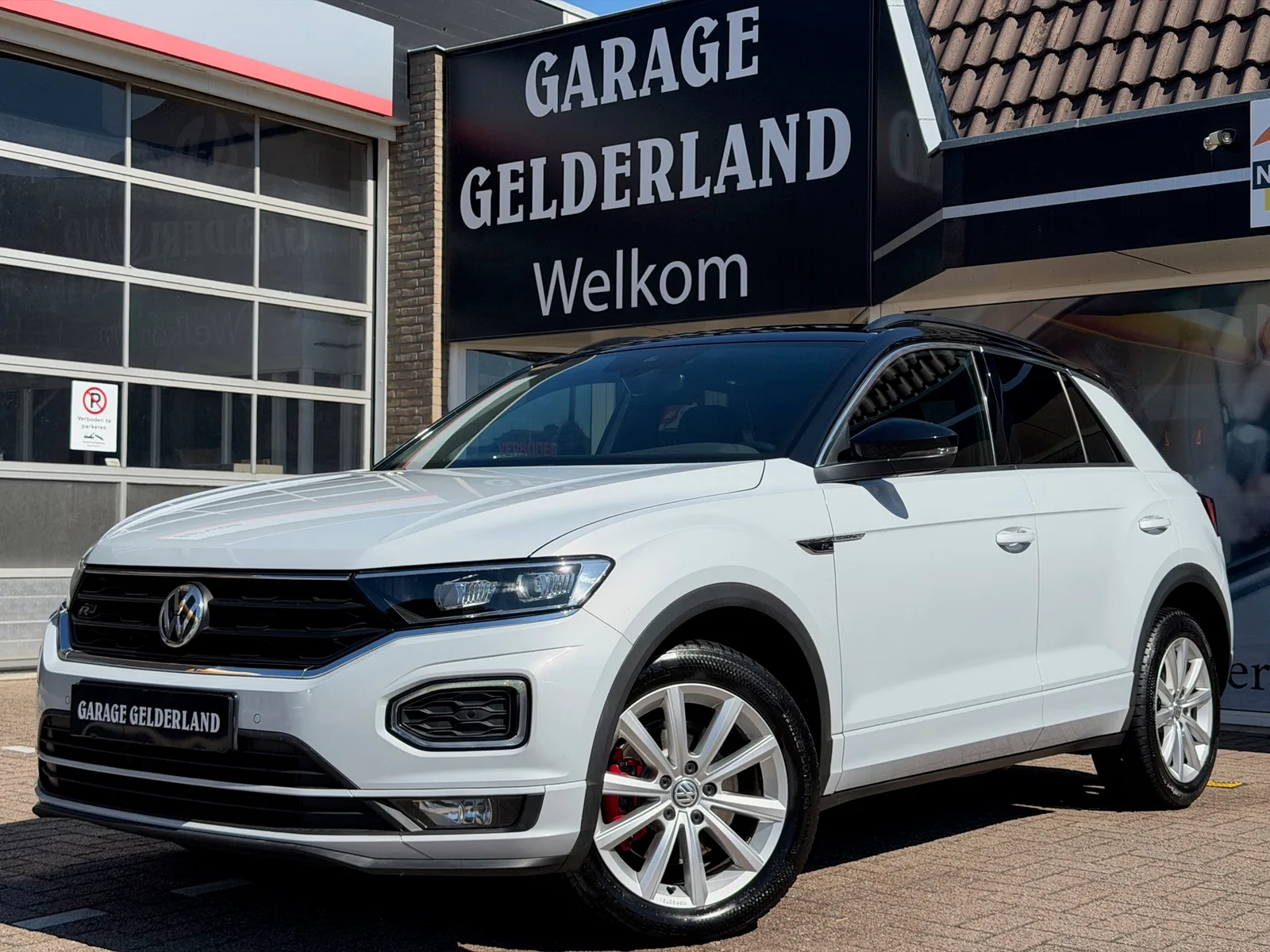 Volkswagen T-Roc (2019) — foto 1