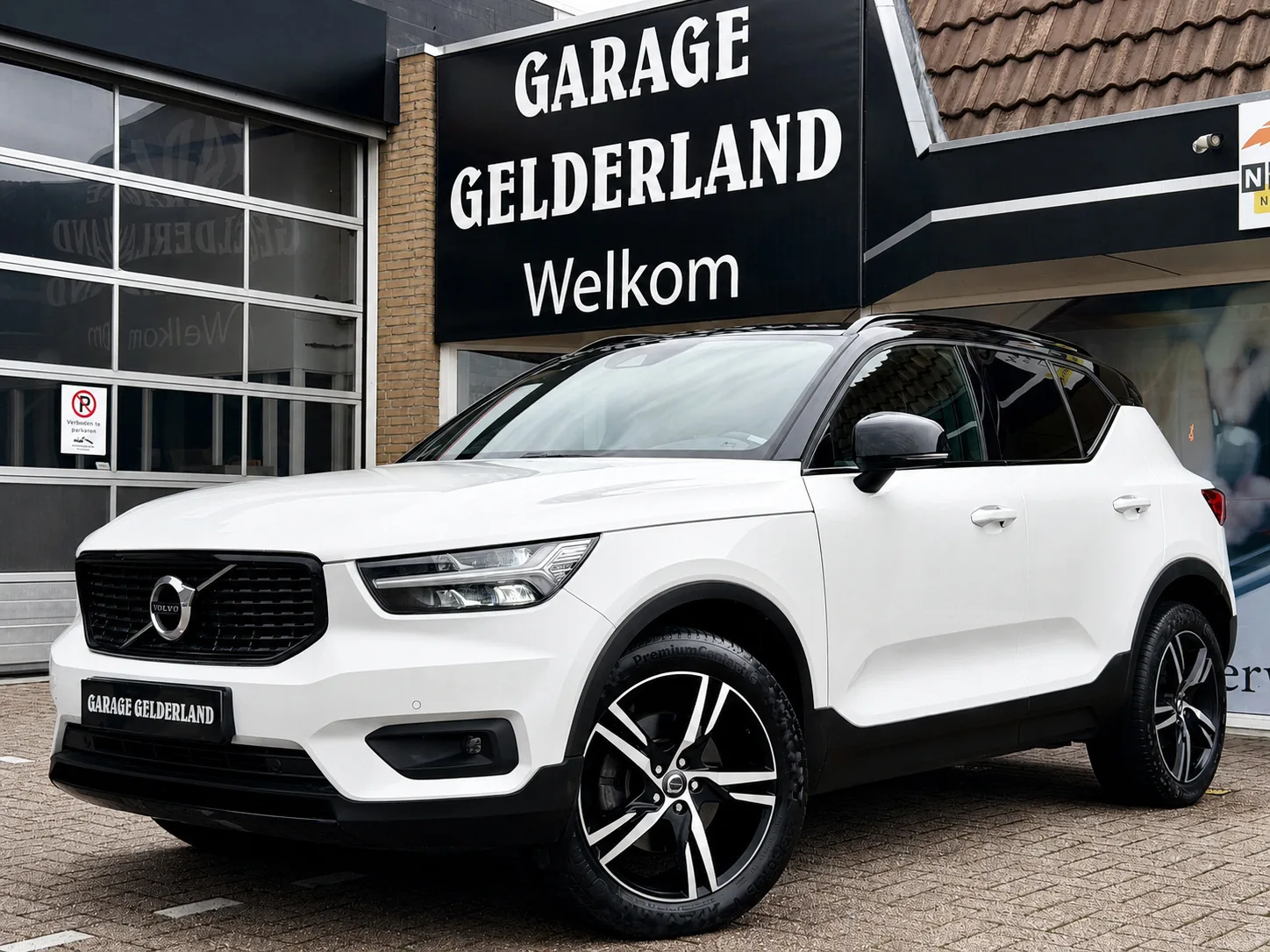 Volvo XC40 (2020) — foto 1