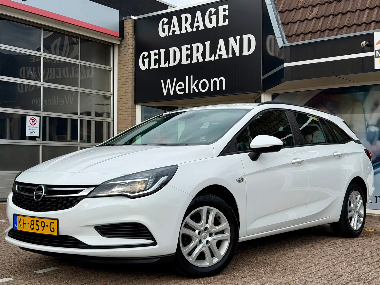 Opel Astra (2016) — foto 1