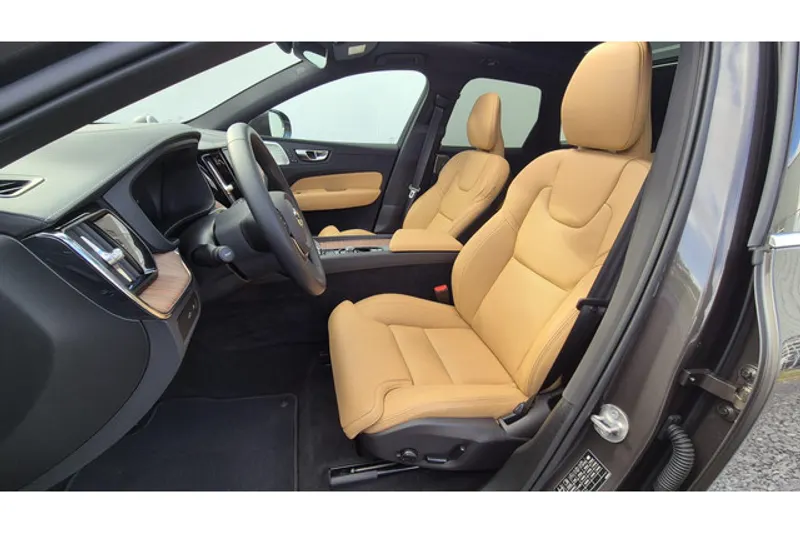 Volvo XC60 (2025)