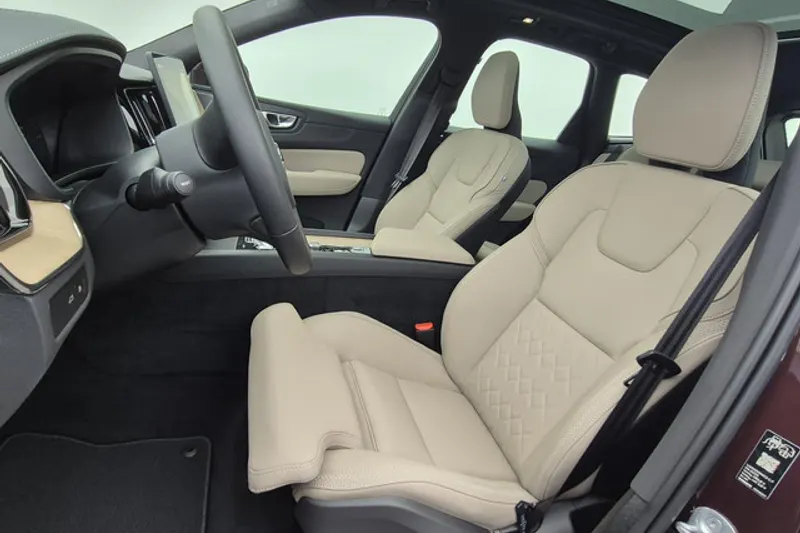 Volvo XC60 (2025)