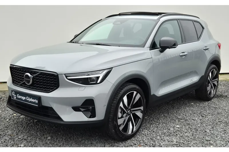 Volvo XC40 (2025)
