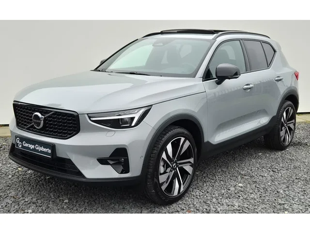 Volvo XC40 (2025) — foto 1