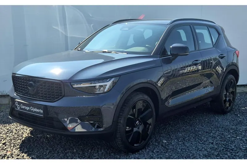 Volvo XC40 (2025)